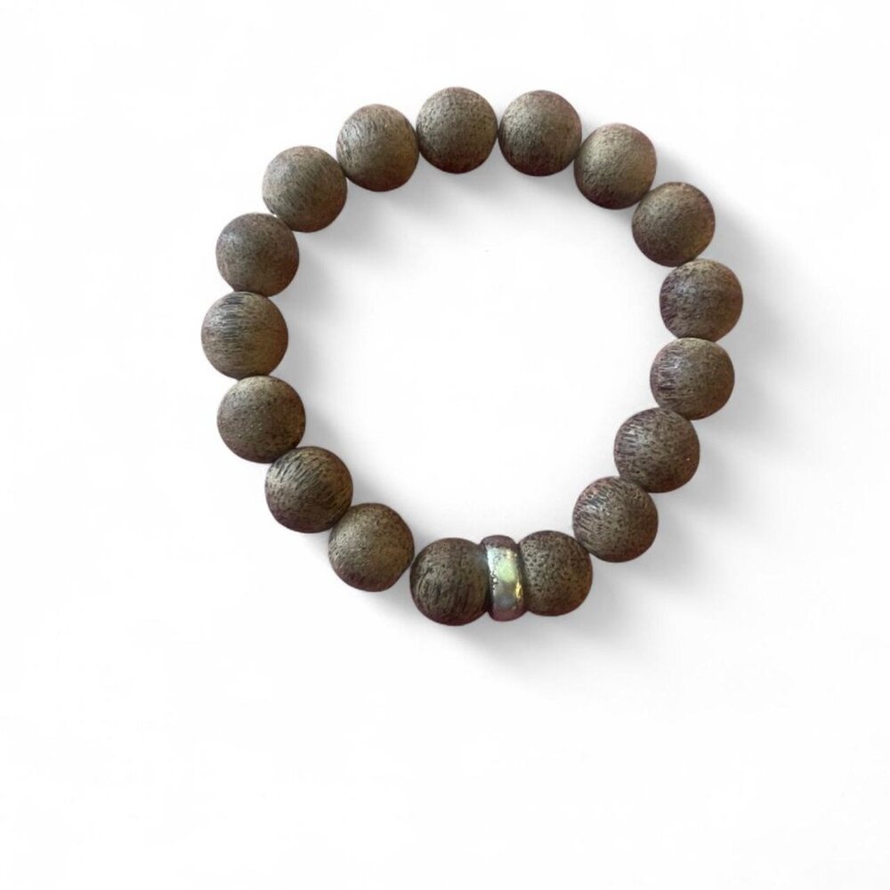 Wood bead bracelet for essential oils
